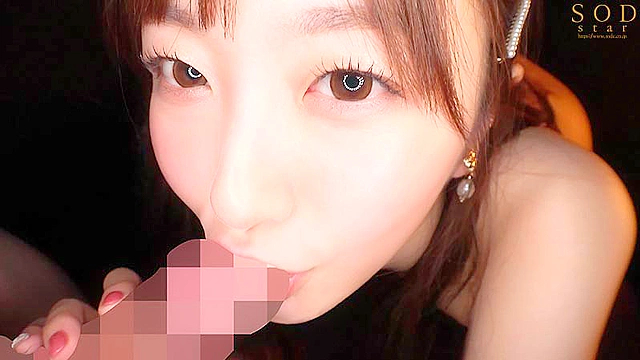 おちんちん大好きなチジョいひかりちゃんが街中どこでも咥えてしゃぶってくれる！超絶倫男くんと青空チンしゃぶデート！ 青空ひかり