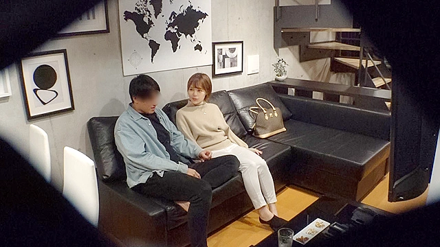 【○撮】某現役メジャーリーガーと素人OLが本妻のいない所で不倫SEXをしている様子を○撮。バレない様にと静かにエッチすると思いきや、とんでもない激しい騎乗位に思わず喘いじゃう濃厚濃密中出しSEX2連戦【流出××】