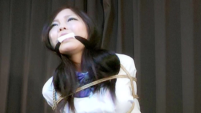 美脚之友 オーバーニーソックスでボンデージ3