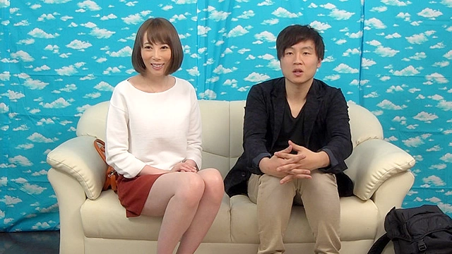 友達同士の男女がチ○ポ丸呑みディープスロート体験