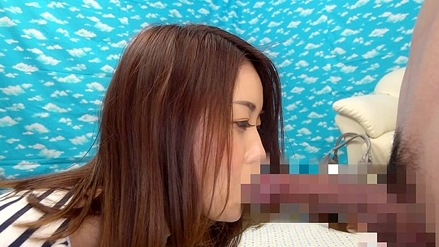 友達同士の男女がチ○ポ丸呑みディープスロート体験