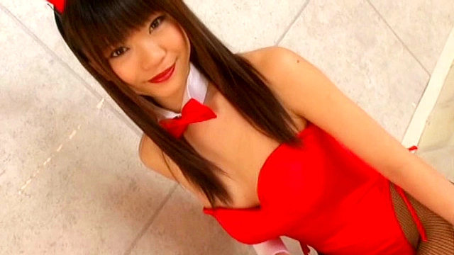 国民的仮装大会バニーガール 中川夢実（20歳）