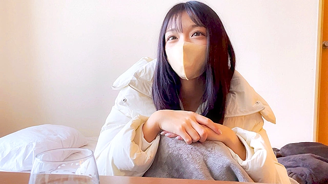 【乱セク】出会い系で知り合ったスレンダー美少女とハメ撮り→チ●ポ入れるだけでイキまくり！動かないで焦らすと涎ダラダラで自ら腰を振り快楽を貪る性欲モンスターに大変身！！