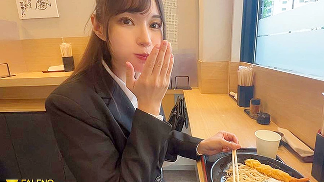 初めて出来た彼女と初めての夜…そして初めての…。露わになった大きなおっぱいに僕の性欲は尽きることなく夜は明けた…。 楠エリサ