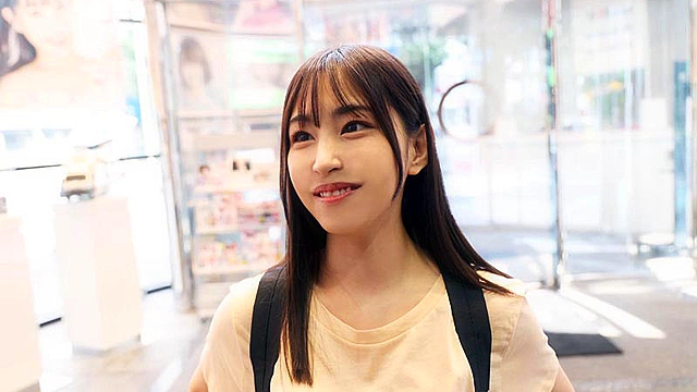 演出部 新卒2年目 吉岡美琴（22）将来は女性監督として活躍したい若手AD…だったら作品や女優さんの気持ちを知ることが第一歩！ハメ撮り監督ならぬ“ハメられ撮り監督”になるべく初めてのAV出演してみたら潮吹き＆激イキ体質でした！