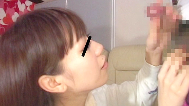 勃起チ○ポから目が離せない！見てるだけじゃガマンできない！実はスケベな素人娘のセンズリ鑑賞 vol.8