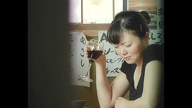 居酒屋でゲロを吐く女 ○撮風
