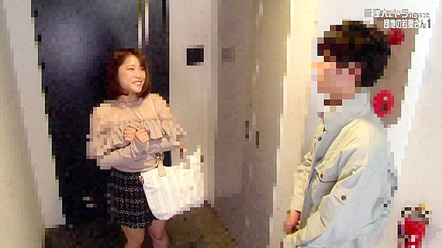 管理人にヤラれちゃった団地の若奥さん豪華版～乳首ビンビンなゆり奈さん25歳・美乳Dカップの紗耶さん27歳