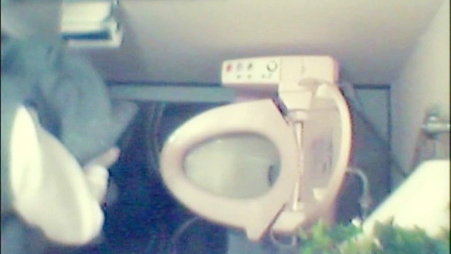 ピンホールカメラでトイレを覗く VOL.2