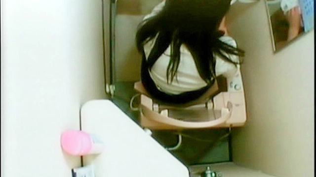 ピンホールカメラでトイレを覗く VOL.2