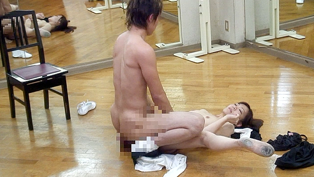 衝撃の軟体SEX14連発！～限界までマ●コを開いたSEXがこんなにエロいとは！