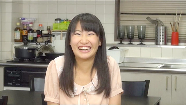 ものすごく汚い音のオナラをする女の子見つけた
