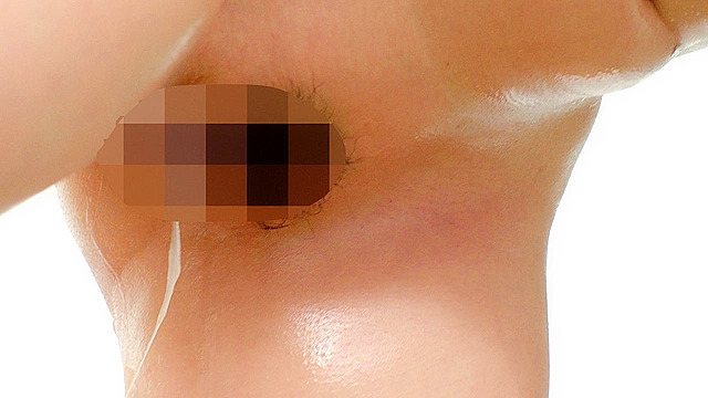 「卒業記念に残したいメモリアルヌードフォト」大学卒業間近の素人女子大生をナンパし、絶倫チ○ポ男と素肌密着撮影会で中出し検証！カチカチに反り返ったチ○ポがマ○コまで1cmに超接近して赤面発情！？そのまま中出し！！8発