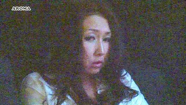ポルノ映画館に来る熟女
