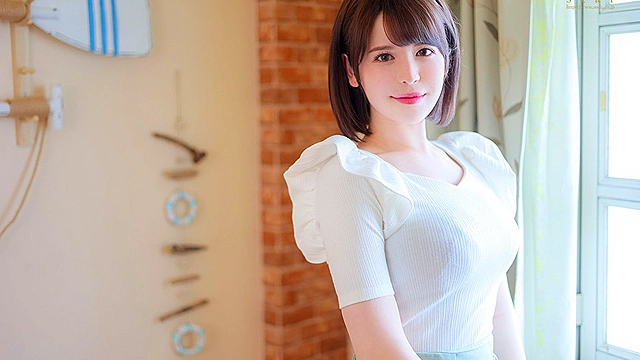 前作で舐めテクを習得したえまちゃんのサービスが過剰過ぎて本番までサセちゃう風俗嬢 千鶴えま