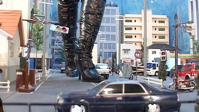 THE GIANTESS4