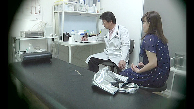 ○撮 診察で騙されて羞恥浣腸！4