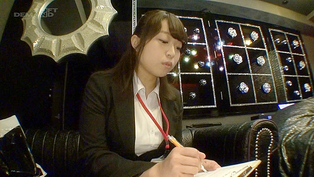 ヌキ打ち？！オナニー調査訪問 巷のオナニー事情調査の為 ユーザー様にオナニーを見せて頂くだけのはずが ち○ぽをシゴきバリバリに勃起させてHなお願いをされたならやはりSOD女子社員は断れないんです。
