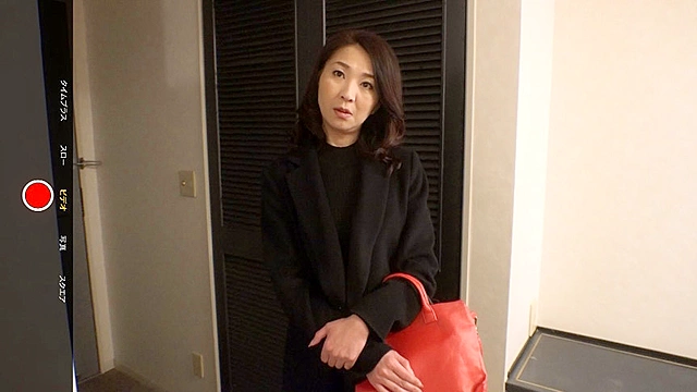会社の女上司がデリヘルで働いていたので弱みにつけこみ本●総集編