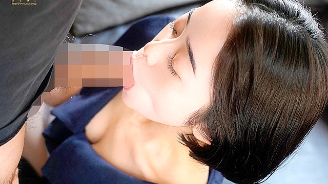 初！1ヶ月の禁欲解禁！極限の我慢状態からの性欲超大解放！！チ◯ポを貪り喰いまくる！発情セックスドキュメント！！！ MINAMO