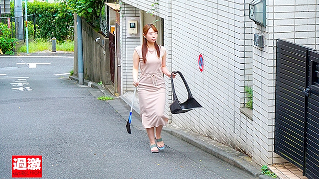 媚薬チ○ポで即ハメ中出しされた後も完全にキマるまで侵入者に居座られ意識がぶっ飛ぶほどイカされまくる貞淑妻2 反りイキ巨尻妻