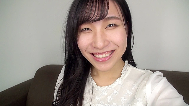 素人娘みさきちゃんの舌・口内自撮り＆阿部乃みくちゃんの舌・口内自撮り 2本セット
