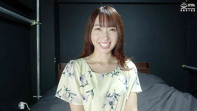 緊張している若奥様へのくすぐり感度チェック！