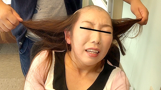 現役地下アイドルさくらみみCD売上ノルマ達成ならず 落ち武者丸刈りスキンヘッド懺悔ライブの刑に処する。