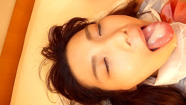 過激！都内出没！野外お漏らしハレンチ炉利娘 ユメ 「グレーのマキシワンピだからシミがすっごい目立つんですぅ（涙）」