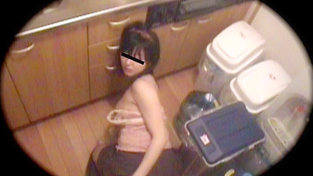 無断流出 悪徳引っ越し業者が入居先の女性宅に隠しカメラを仕掛けた！！欲求不満の女たちの日常自慰行為を完全録画！！ 4時間