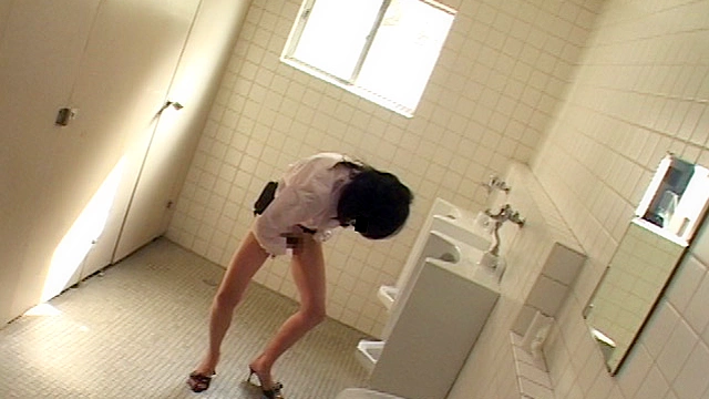 熟女限定 男子便器立ちション便○撮4