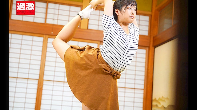 チ○ポが号泣する痴女っこの快楽ループ責めで…ぶしゃっと男潮！ 軟体ちゃん