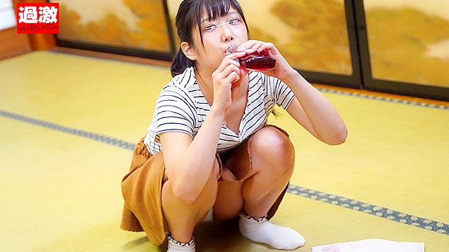 チ○ポが号泣する痴女っこの快楽ループ責めで…ぶしゃっと男潮！ 軟体ちゃん