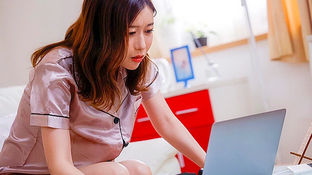 スパイウェアでリモート調○される丸の内OL すみれ