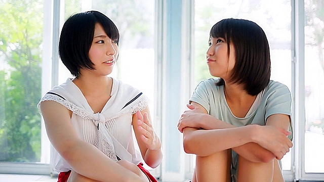 Wショートカット美少女 仲良しふたり組いきなりレズ体験 湊莉久＆阿部乃みく
