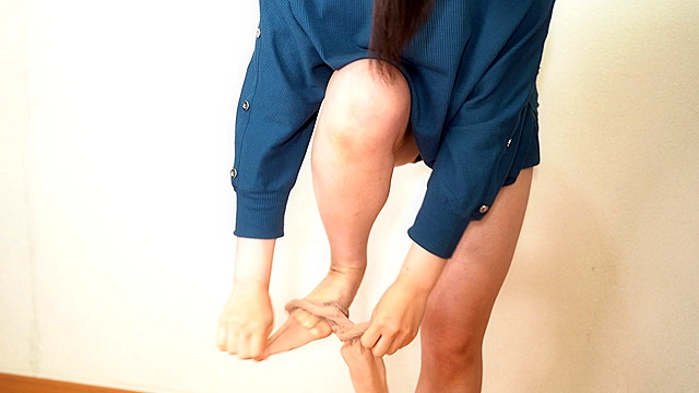 トイレに間に合わずに、そのままオモラシ…してしまいました。。。見ます？ 長谷部智美