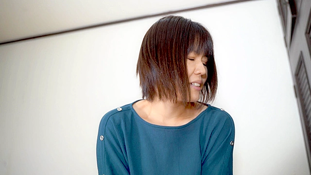 トイレに間に合わずに、そのままオモラシ…してしまいました。。。見ます？ 長谷部智美