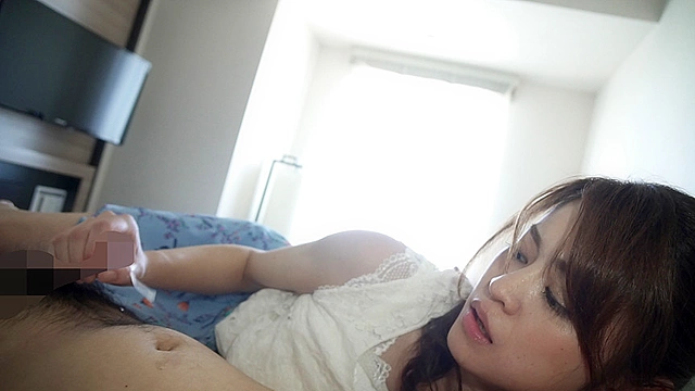おばさん！おち○ぽシゴいて下さい！男のセンズリに欲情する熟女の性6