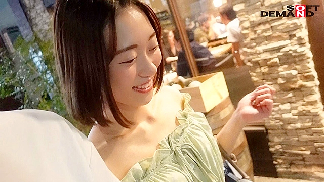 おてんばな ＃ひざこぞう擦り剥け娘 を定点でハメ撮りで激ピス3Pで丸ハダカにさせて 潮をビシャビシャ吹きながら大声でイキまくらせた！ 奈築りお（20）