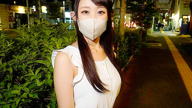 お嬢様大学に通っているのに内緒で福原の最高級ソープで働く常に即完売 NO.1ソープ嬢AV Debut 花宮えま