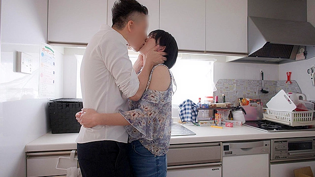 「結婚したんだ…」10年ぶりに再会した元カノと燃え上がり、付き合っていた頃のように精子を飲ませまくった記録