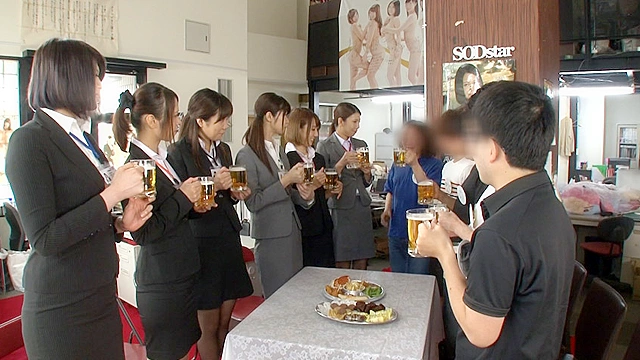 SOD女子社員 第34回 王様ゲーム 社内でも一際目立つモデル級長身美脚女子社員6名 長～い手足に弄ばれたい！大きな女体に甘えたい！小さめユーザー様と身長差最大26cmの凸凹王ゲー―そして6名全員がSEX