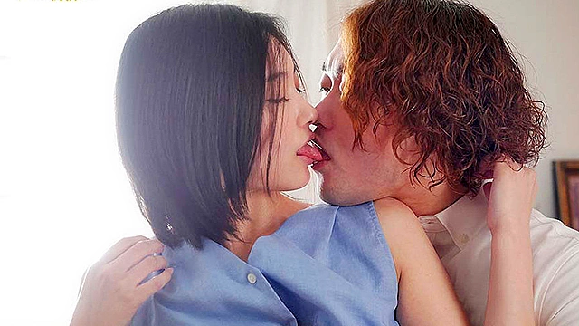 イイ女の体液にまみれる性交汗・涎・愛液・潮が溢れ出し絡み合い痙攣絶頂 五十嵐なつ