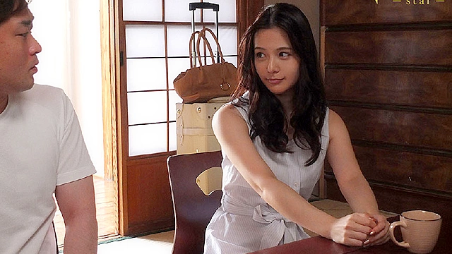 地元に帰省してきた従姉妹と近親SEXに明け暮れた真夏の3日間 吉高寧々