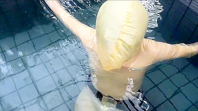 Rubber Girl Vol.06