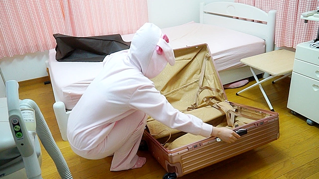 「狭い所」が大好きな妹01