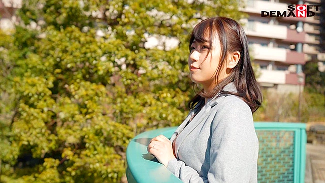どんなに忙しくても家事と育児は欠かさない子育て奮闘ママ 澤村かんな 24歳 AV DEBUT