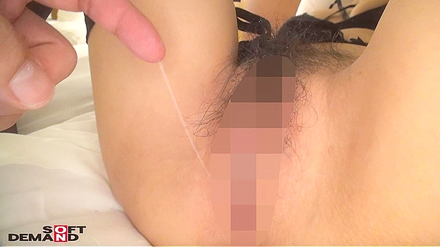 寝取らせ願望のある旦那に従い出演させられた本物シロウト人妻 case1 塾講師・相楽ゆり子 35歳 AVデビュー 東京都府中市在住 主人のためにネトラレます