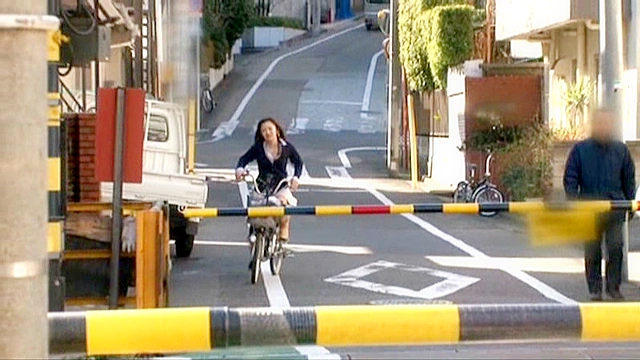 これが限界ギリギリ露出街中潮吹き アクメ自転車がイクッ！！ アクメ第10形態