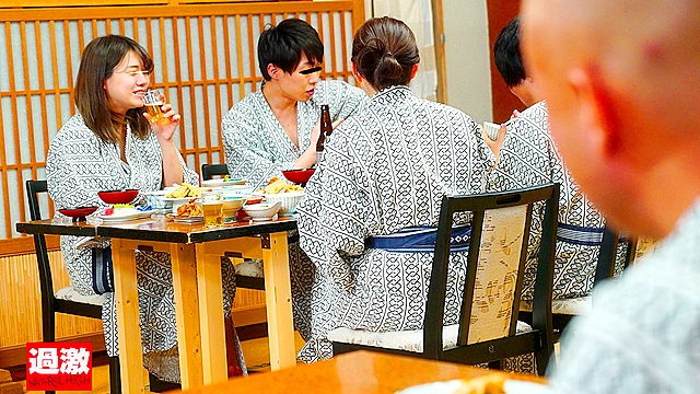 混浴温泉で乳首をしつこく刺激する乳吸い責めに欲情した女は湯しぶきが立つハードピストンの快感で中出しを拒めない5